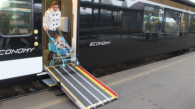 Rampa pro kočárky a vozíčkáře ve vlaku LEO Express.
