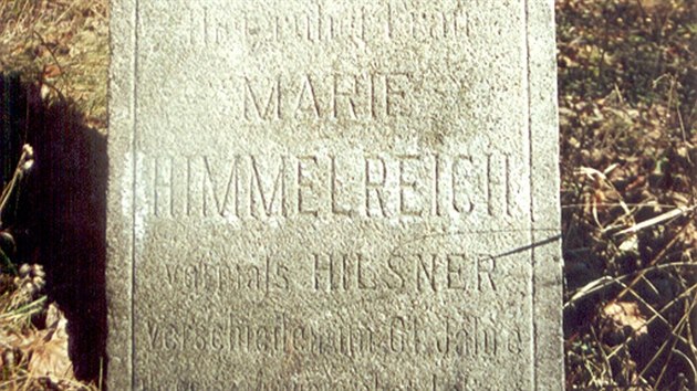 Matka Marie Himmelreichov m pomnk na idovskm hbitov ve Velkm Mezi