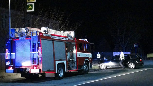 Pi nehod dvou aut u Konrovic zemel lovk (22.2.2016).