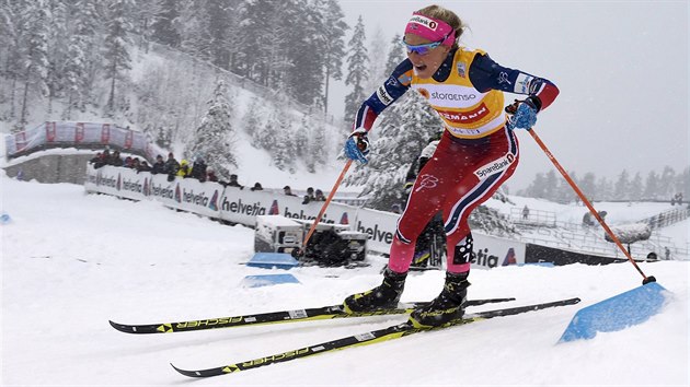Therese Johaugov na trati skiatlonu v Lahti.