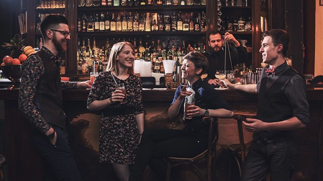 Person�l baru v podniku Spirit Bar,