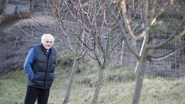 Hdka zastupitel Josefa Brcka znechutila. Zvauje, e koupi pozemku, na kterm hospoda, vzd.