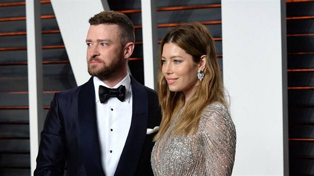 Justin Timberlake a Jessica Bielov na Vanity Fair Oscar Party (Los Angeles, 28. nora 2016)
