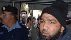 V Pákistánu popravili Mumtáze Kadrího (vpravo), bývalého osobního stráce...