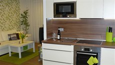 Kuchy� je po prom�n� spojená s obývacím pokojem