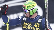 Italský ly�a�  Dominik Paris se raduje z triumfu ve sjezdu v Chamonix.