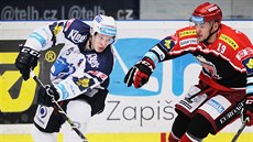 Souboj plze�ského Dominika Kubalíka s Martinem Plá�kem.