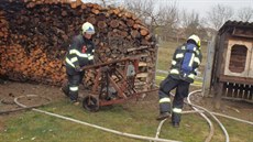 Pi poáru stolaské dílny na Olomoucku vybuchl jeden z uskladnných sud s...