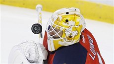 Roberto Luongo hlídá branku Floridy.