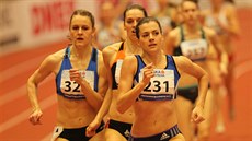 Atletky běží na MČR v Ostravě závod na 800 metrů, poli vévodí Kristiina Mäki...
