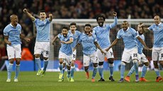 Fotbalisté Manchesteru City slaví triumf v anglickém Ligovém poháru.
