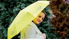 Deštník ze žluté vysoce viditelné látky s reflexními prvky
