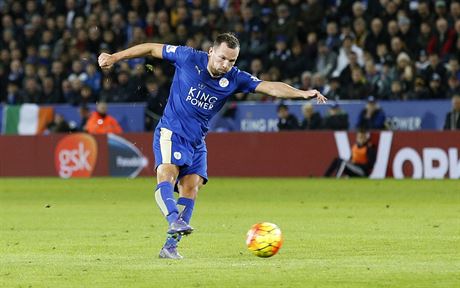 GLOV NPAH. Danny Drinkwater sice vystelil nedrazn, m ale teoval do...