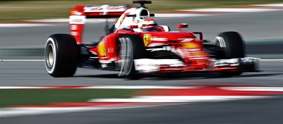 Kimi Räikkönen pi tvrteních testech v Barcelon.