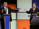 Republikántí kandidáti na prezidenta Donald Trump a Ted Cruz pi debat v...