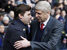 Mauricio Pochettino a Arsene Wenger. Pátelské pozdravy trenér ped nejvtím...