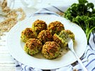 Brokolicovo-parmezánové kuliky podle foodblogerky Michaely upákové