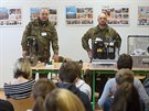 Vojáci 31. pluku radianí, chemické a biologické ochrany Liberec uili koláky...