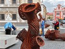 Sochy jsou součástí rozsáhlého díla na mladoboleslavském Staroměstském náměstí....