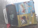 Na silnici I/7 u Panenskho Tnce na Lounsku havaroval autobus se tyiceti...