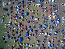 Pohled z dronu na uprchlický tábor poblí Idomeni (3. bezna 2016).