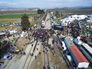 Pohled z dronu na uprchlický tábor poblí Idomeni (3. bezna 2016).