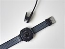 Levnjí alternativa Garmin Forerunner 235: praktická nabíjeka kolíek