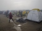 Dal�í ráno pro uprchlíky v tábo�e Idomeni na �ecko-makedonské hranici, kde...