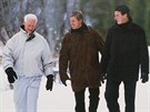 KANADSKÉ LEGENDY. Gordie Howe, Wayne Gretzky a Mario Lemieux (zleva) pi...