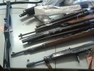 Zbran, které policie zajistila pi domovní prohlídce v Cerekvici nad Bysticí.