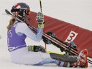 DOVIDENIA. Suverénní vládkyn enského slalomu Mikaela Shiffrinová z USA zdraví...