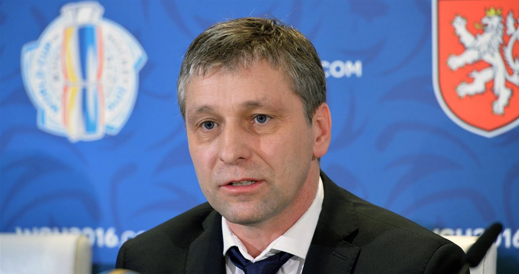Nastupující trenér �eské hokejové reprezentace Josef Janda� oznamuje...