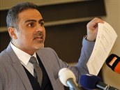 Íránec Shahram Abdullah Zadeh veejn obvinil státní zástupce a soudce, e...