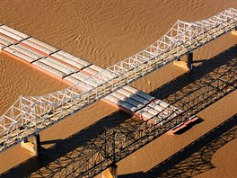 Konzolový most Old Vicksburg Bridge pes eku Mississippi