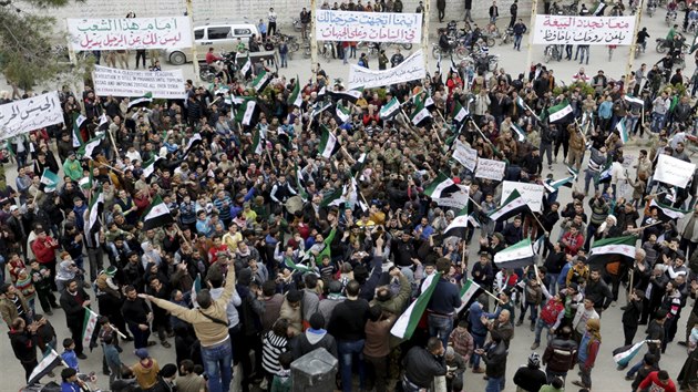 Protesty proti Baru Asadovi v syrsk provincii Idlb (4. bezna 2016)