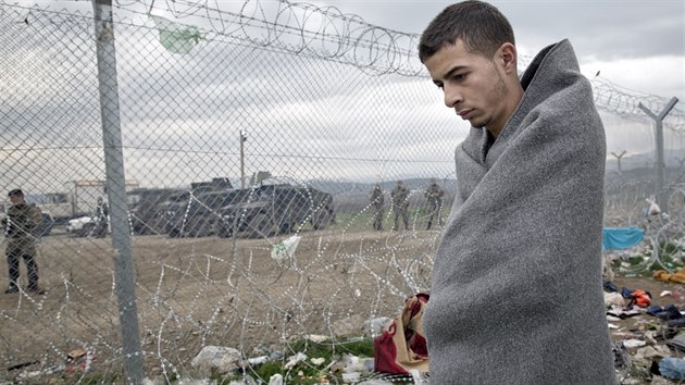 Mnoho uprchlíků uvízlo v Řecku poté, co Makedonie prakticky uzavřela své hranice (7. března 2016)