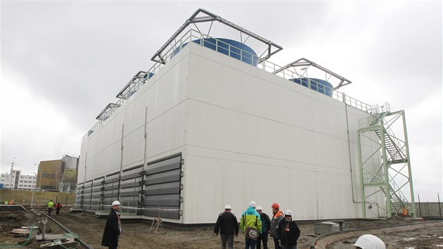 Nové chladící věže dukovanské jaderné elektrárny.
