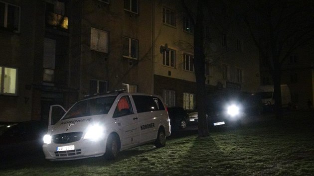 V jednom z bytů na Praze 6 našla policie mumifikované tělo (4.3.2016)
