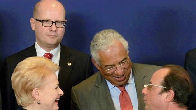 esk premir Bohuslav Sobotka, litevsk prezidentka Dalia Grybauskaitov, portugalsk premir Antnio Costa a francouzsk prezident Francois Hollande na Turecko-unijnm summitu v Bruselu. (7. 3. 2016)