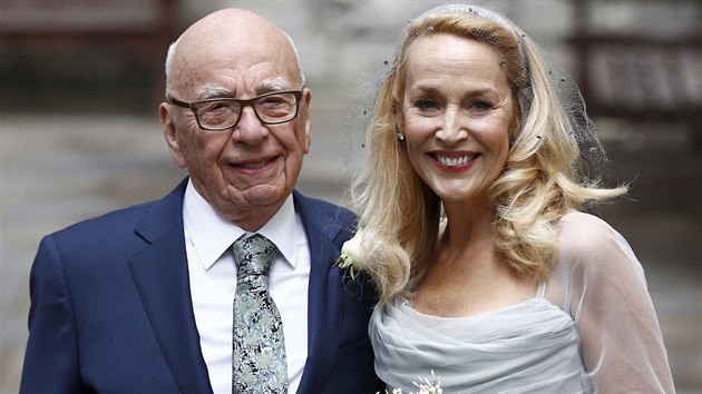 Manželé Rupert Murdoch a Jerry Hallová (Londýn, 5. března 2016)