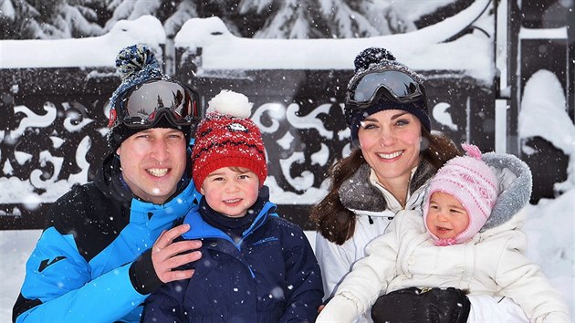 Princ William s manželkou Kate a dětmi Georgem a Charlotte (zima 2015)