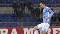 Miroslav Klose z Lazia �ím v zápase Evropské ligy proti Galatasaray Istanbul.