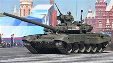 Ruský tank T-90A s reaktivním pancíem Kontakt-5