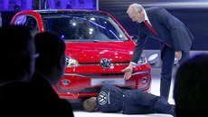 Oficiální prezentaci automobilky Volkswagen na ženevském autosalonu narušil...