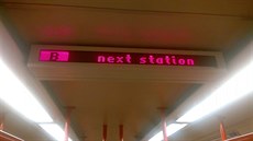 V praském metru zkouí anglitinu pro turisty