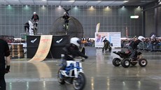 Kaskadé�i Crazy Day �ádili na brn�nském Motosalonu