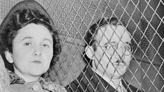 Julius Rosenberg se svou manelkou Ethel, pioni Sovtského svazu.