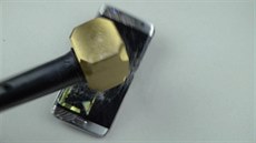 Crash test Samsungu Galaxy S7 Edge