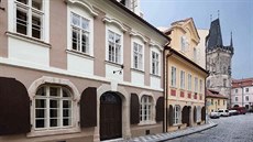 Míšeňská, Praha 1 - Malá Strana.  Byt je v historické dvoupodlažní budově,...
