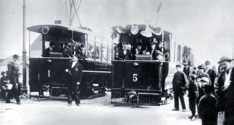 Provoz první celoron vyuívané elektrické dráhy byl zahájen 19. bezna 1896....